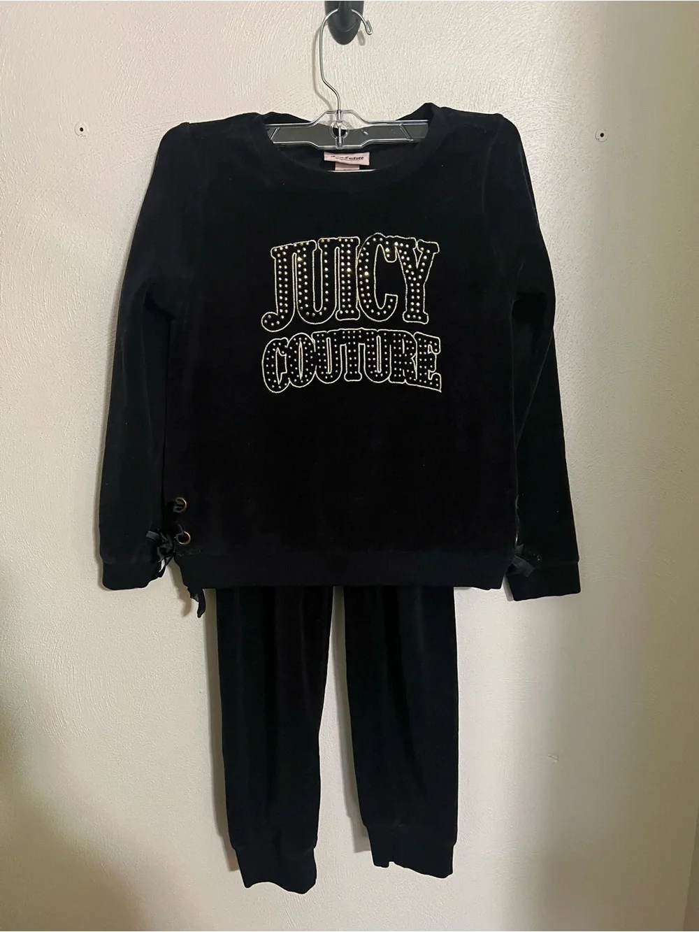 JUICY‎ COUTURE Classic Velour Track Suit with Rhinestone Logo Black Gold Girls M